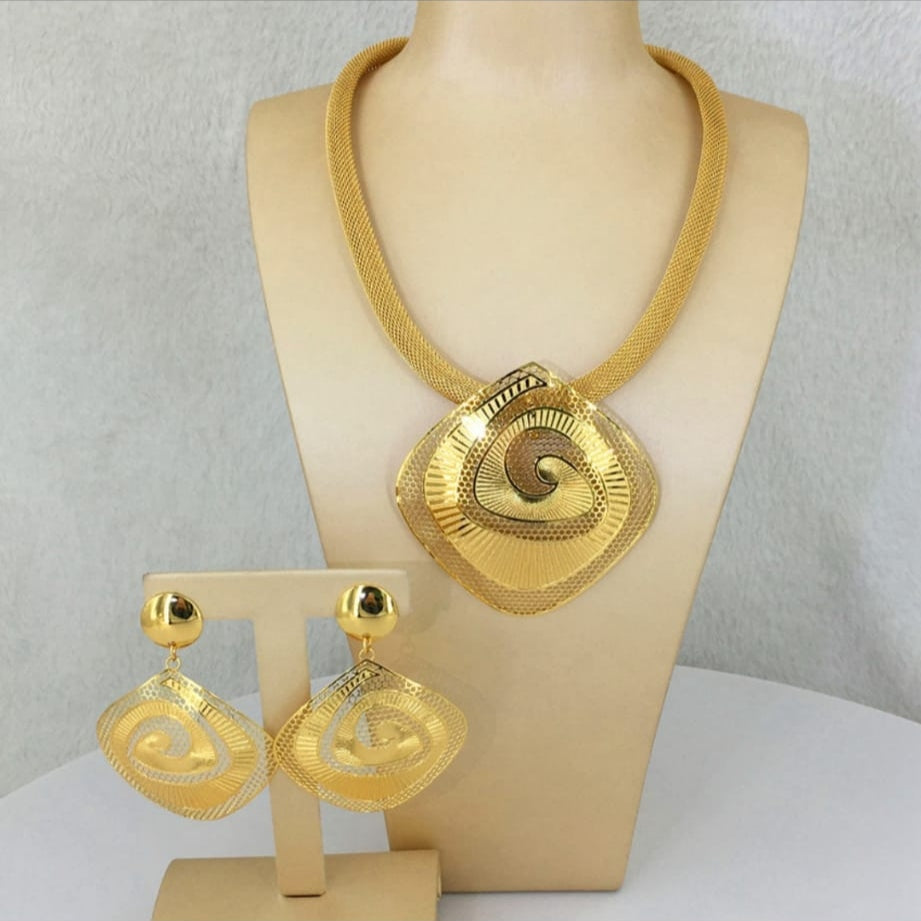 ITALIAN STERLING, 925 GOLD, BRAZILIAN GOLD
MADE IN ITALY