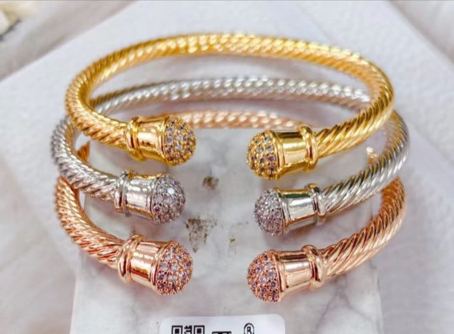 ITALIAN STERLING, 925 GOLD, BRAZILIAN GOLD
MADE IN ITALY